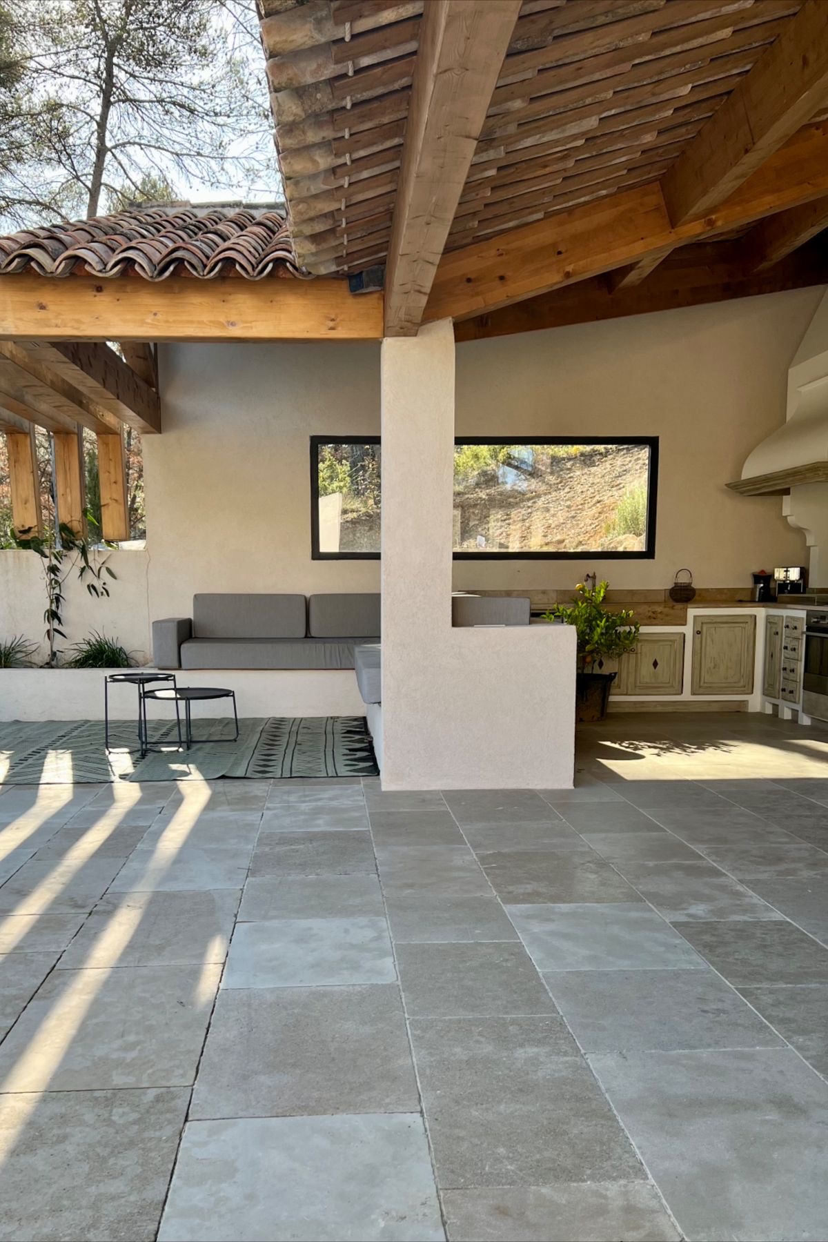 Intérieur lumineux bien entretenu